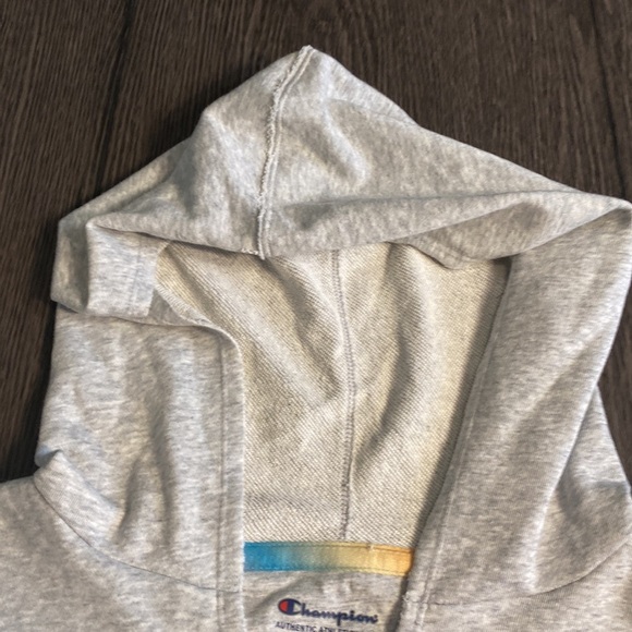 Champion light gray long-sleeve cropped hoodie. Size M. Authentic Athletic wear. - Picture 7 of 10
